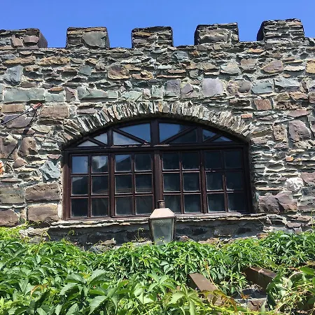 Del Mar Castel בית הארחה