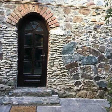 Del Mar Castel בית הארחה